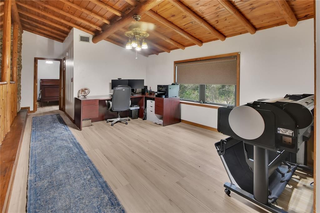 En Venta: $750,000 (4 camas, 3 baños, 2426 Pies cuadrados)