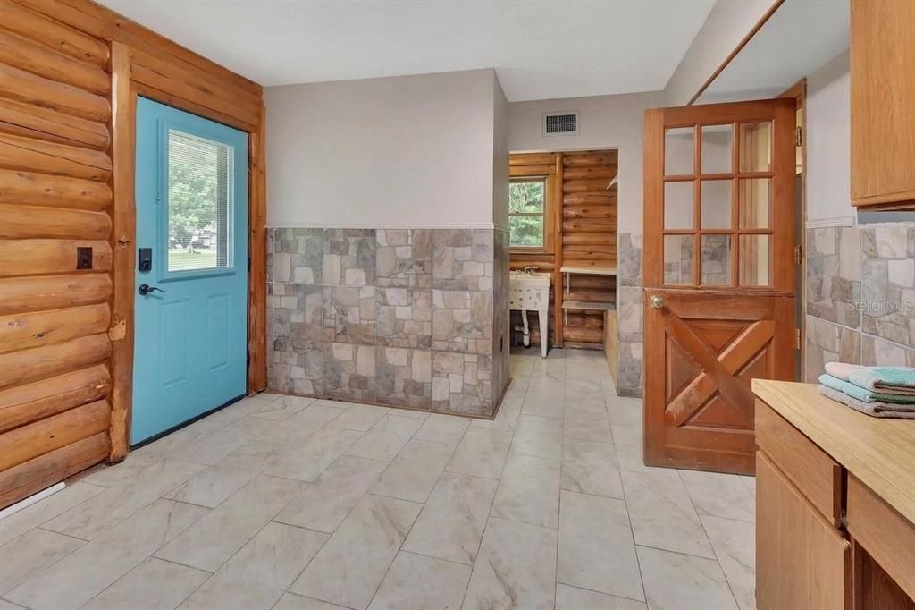 En Venta: $750,000 (4 camas, 3 baños, 2426 Pies cuadrados)