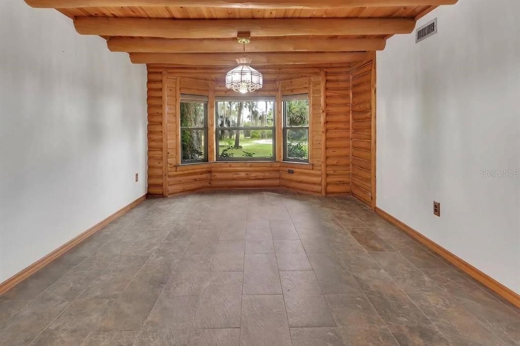 En Venta: $750,000 (4 camas, 3 baños, 2426 Pies cuadrados)