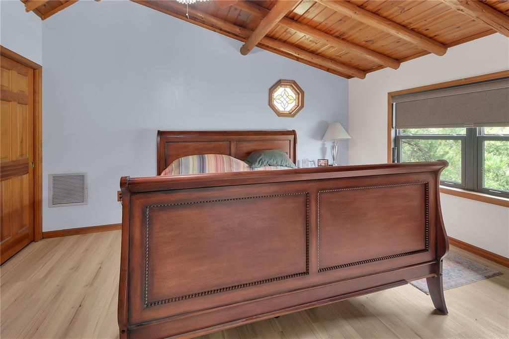 En Venta: $750,000 (4 camas, 3 baños, 2426 Pies cuadrados)