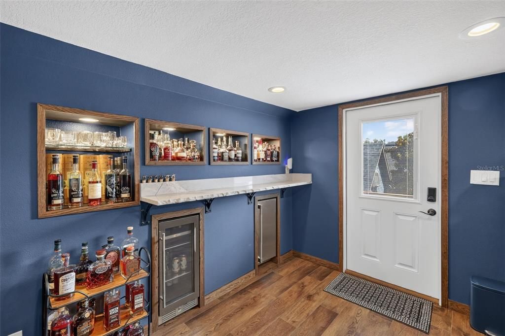 For Sale: $575,000 (3 beds, 2 baths, 2121 Square Feet)