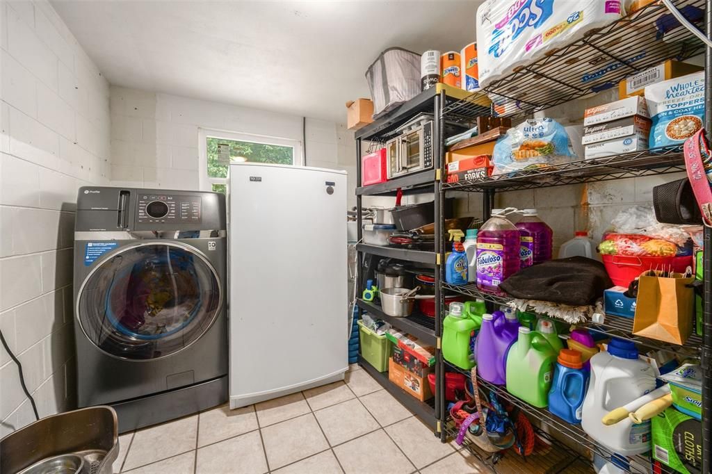 For Sale: $310,000 (3 beds, 2 baths, 1876 Square Feet)