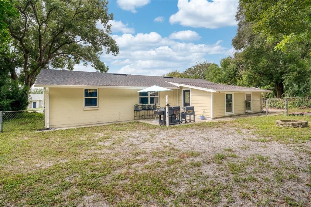 For Sale: $310,000 (3 beds, 2 baths, 1876 Square Feet)