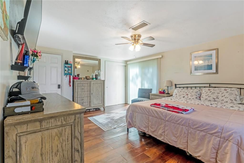 For Sale: $310,000 (3 beds, 2 baths, 1876 Square Feet)