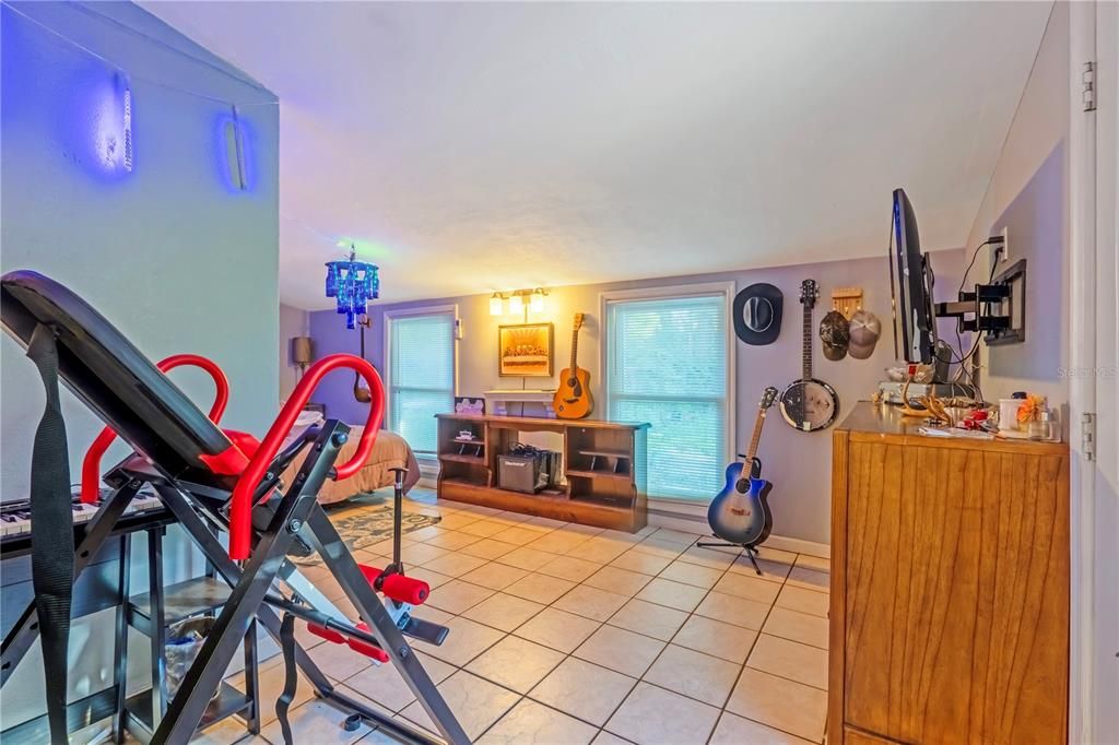 For Sale: $310,000 (3 beds, 2 baths, 1876 Square Feet)