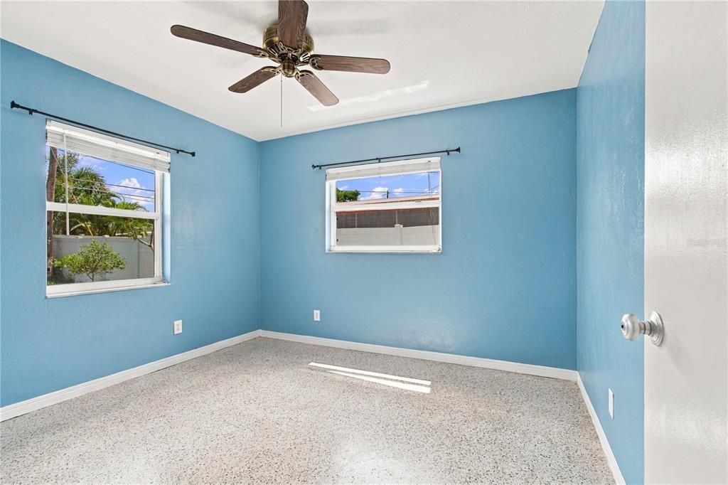 For Sale: $339,000 (3 beds, 1 baths, 1075 Square Feet)