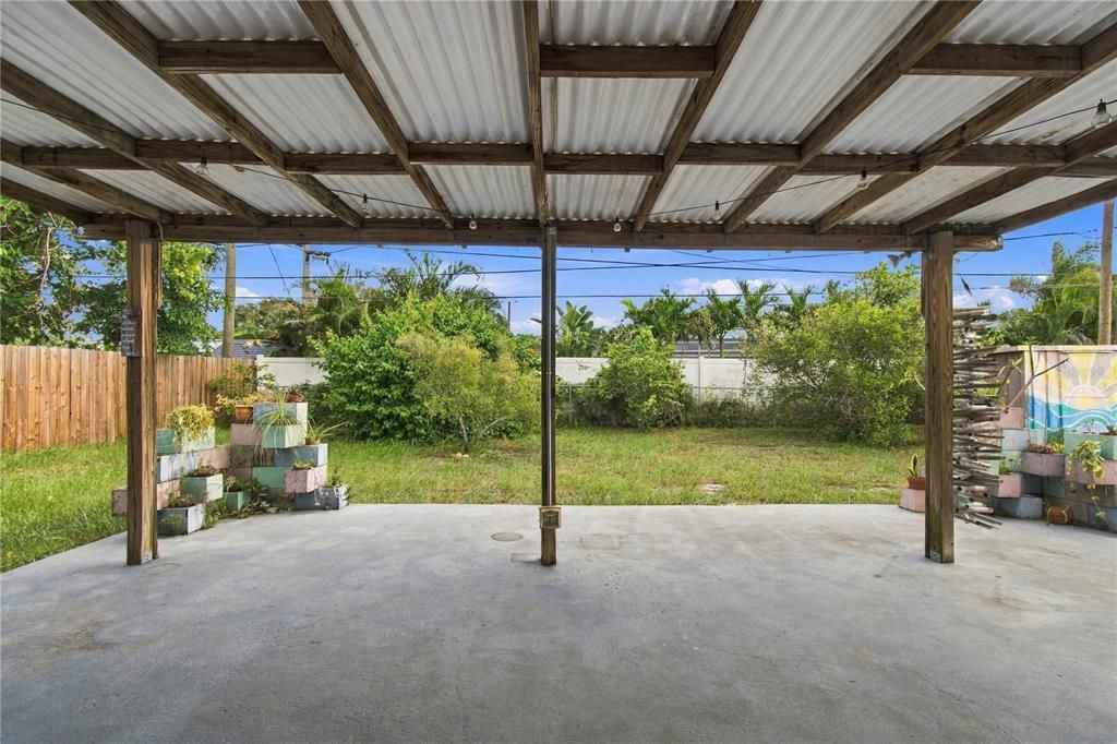 For Sale: $339,000 (3 beds, 1 baths, 1075 Square Feet)