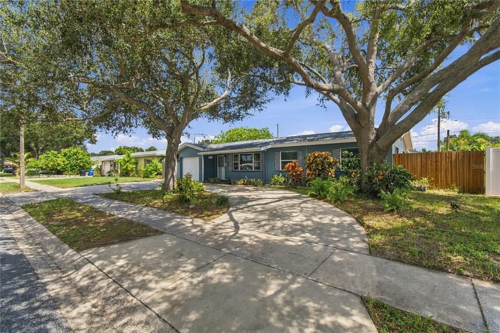 For Sale: $339,000 (3 beds, 1 baths, 1075 Square Feet)