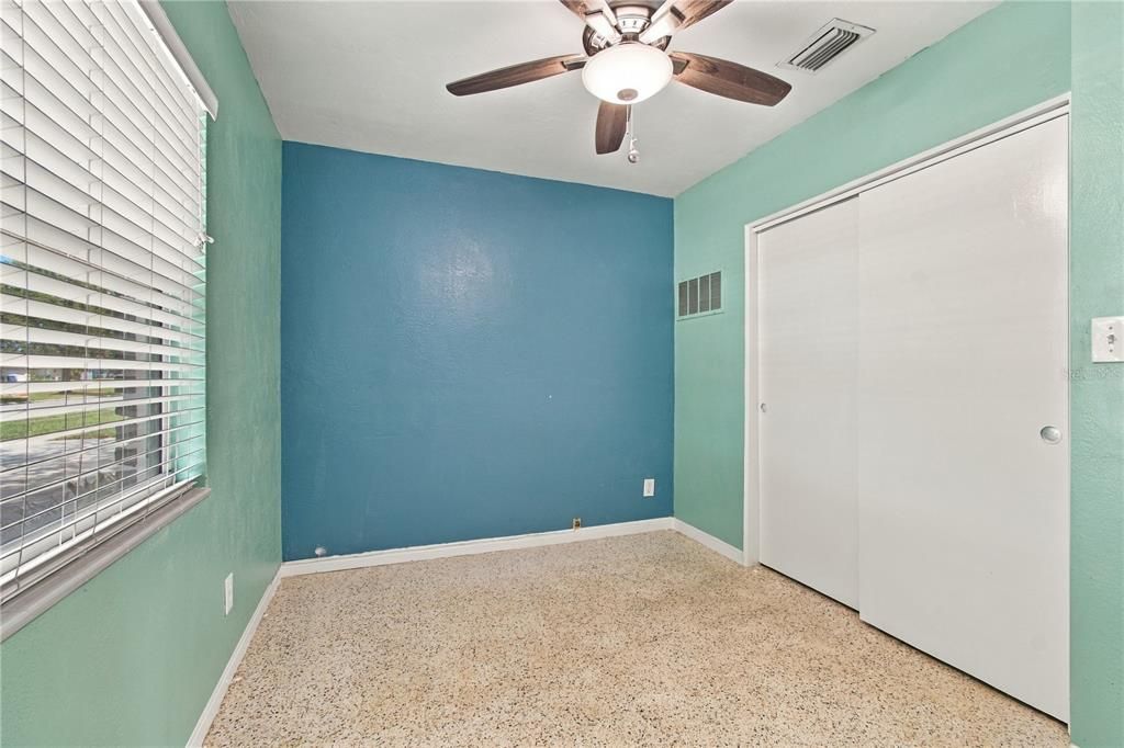 For Sale: $339,000 (3 beds, 1 baths, 1075 Square Feet)