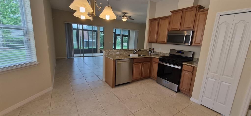 For Rent: $2,300 (2 beds, 2 baths, 1815 Square Feet)