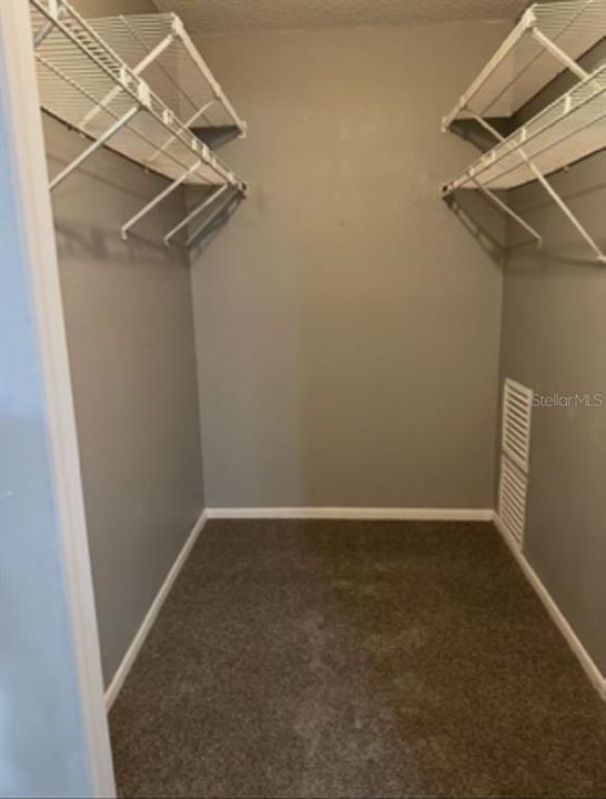 For Rent: $1,550 (2 beds, 2 baths, 912 Square Feet)