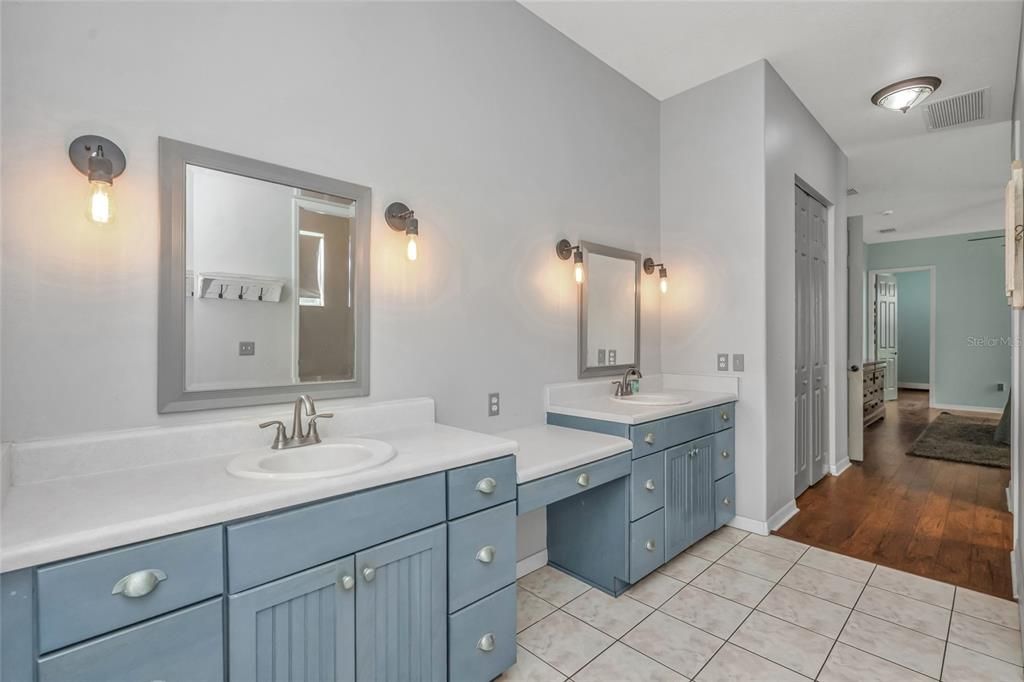 For Sale: $625,000 (3 beds, 2 baths, 2465 Square Feet)