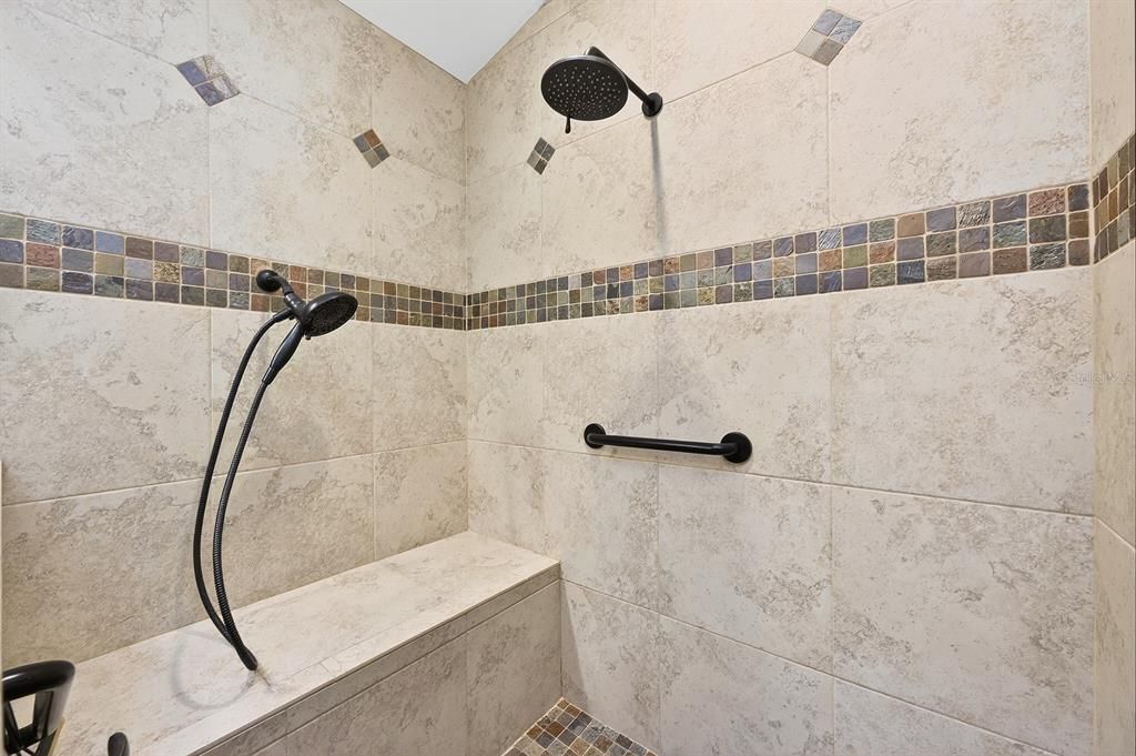 For Sale: $389,000 (3 beds, 2 baths, 1414 Square Feet)