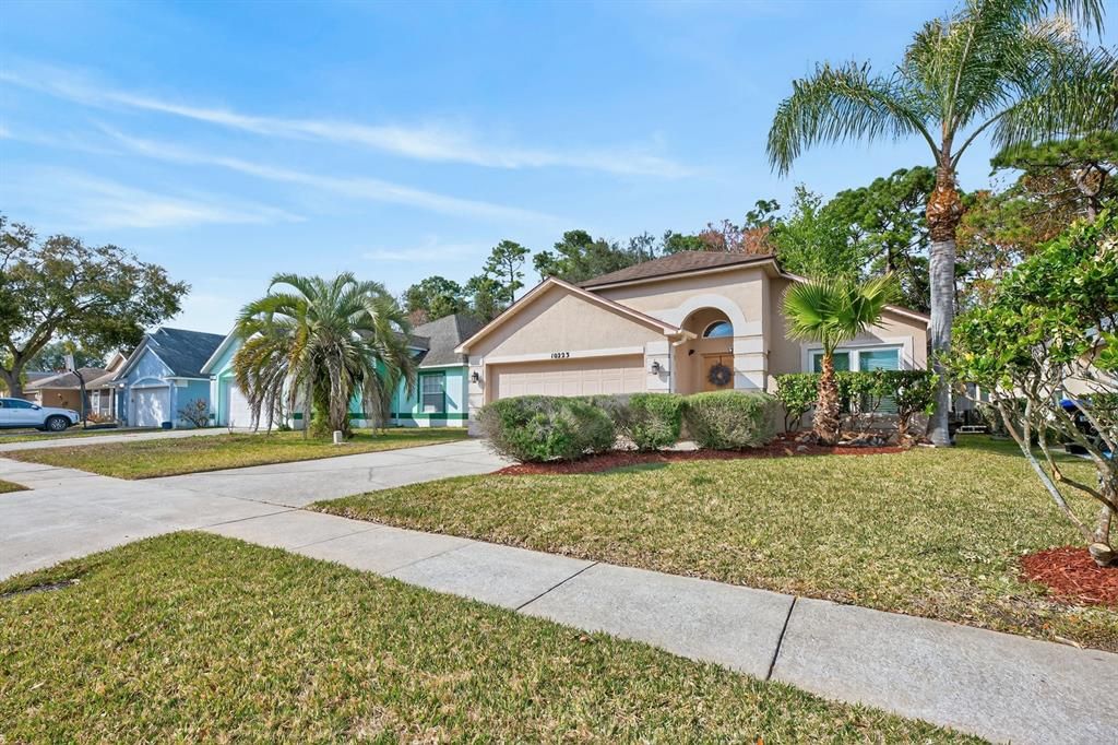For Sale: $389,000 (3 beds, 2 baths, 1414 Square Feet)
