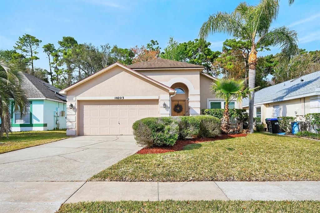 For Sale: $389,000 (3 beds, 2 baths, 1414 Square Feet)