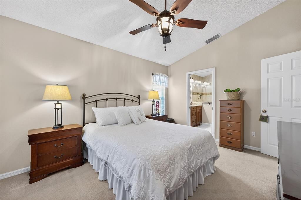 For Sale: $389,000 (3 beds, 2 baths, 1414 Square Feet)