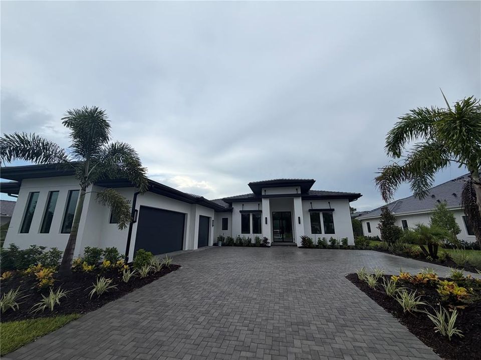 Vendido Recientemente: $2,494,115 (4 camas, 4 baños, 3754 Pies cuadrados)