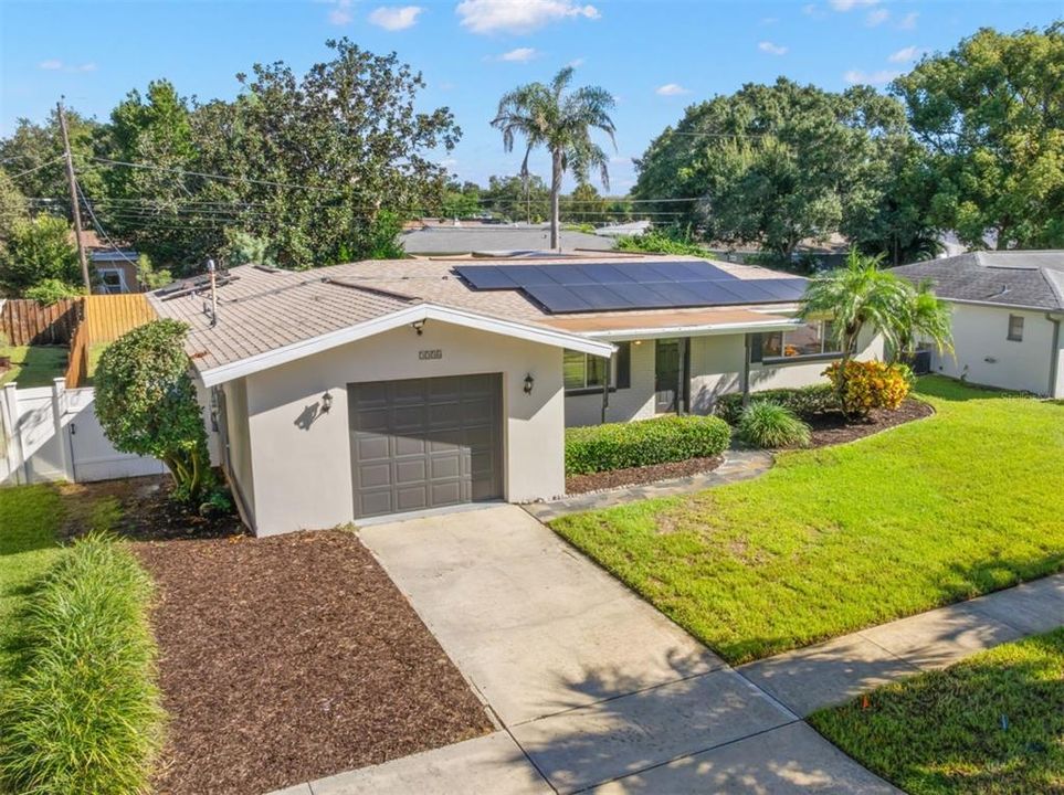 For Sale: $549,000 (4 beds, 3 baths, 2140 Square Feet)