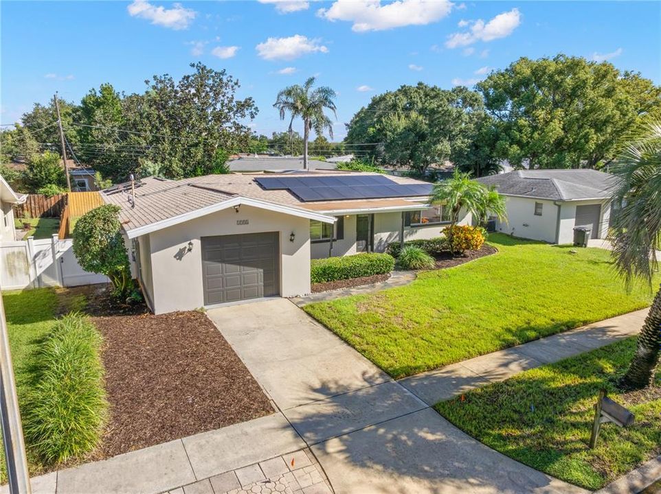 For Sale: $549,000 (4 beds, 3 baths, 2140 Square Feet)