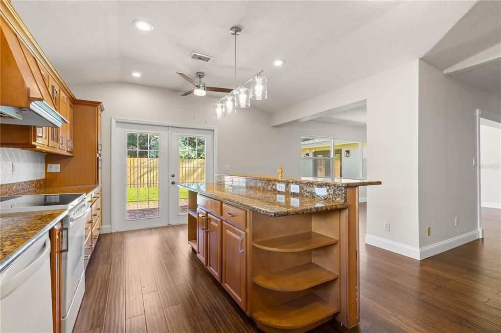 For Sale: $549,000 (4 beds, 3 baths, 2140 Square Feet)