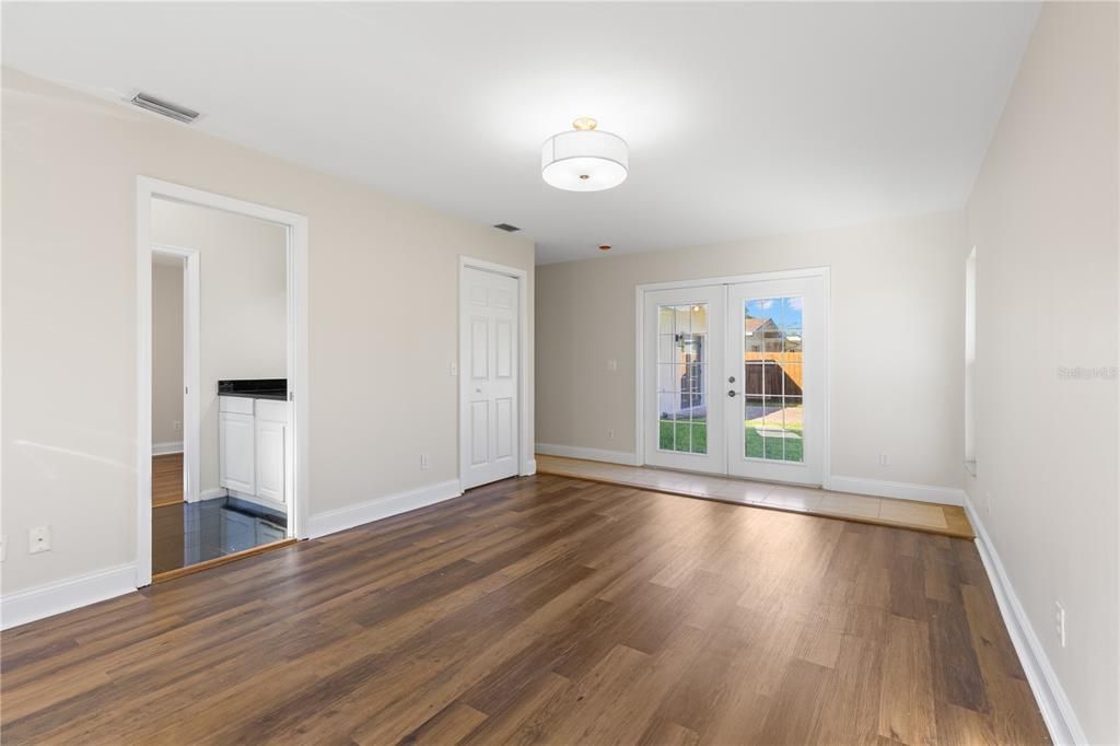 For Sale: $549,000 (4 beds, 3 baths, 2140 Square Feet)