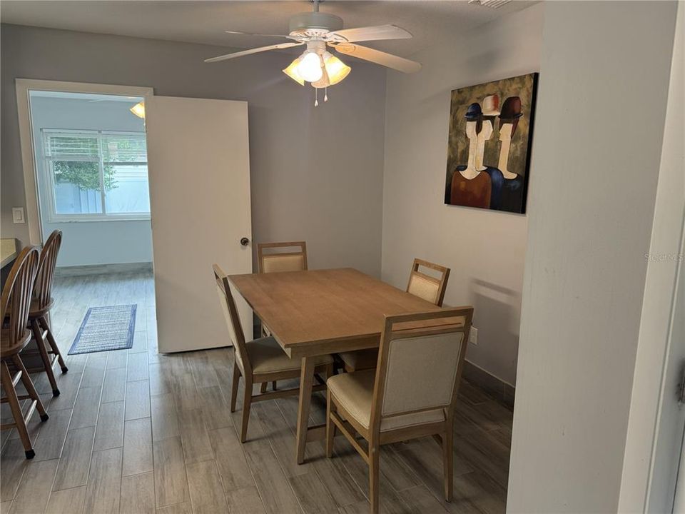 На продажу: $179,000 (2 спален, 1 ванн, 1111 Квадратных фут)