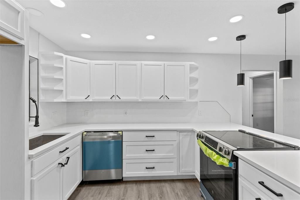 For Sale: $423,000 (3 beds, 2 baths, 1380 Square Feet)