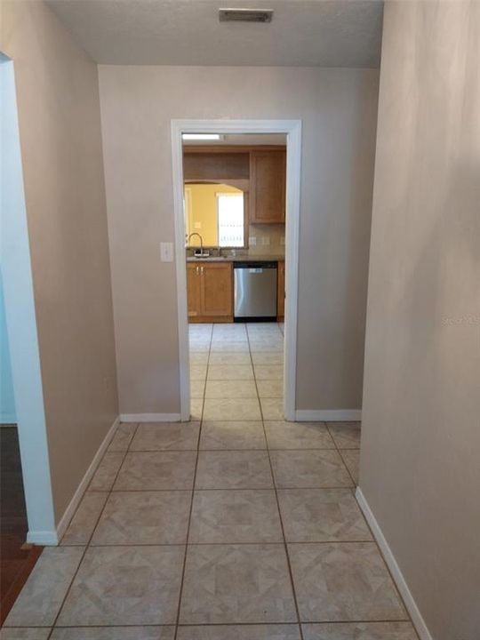 En Renta: $2,550 (4 camas, 2 baños, 2505 Pies cuadrados)