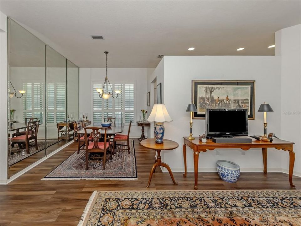 For Sale: $319,000 (3 beds, 2 baths, 1637 Square Feet)