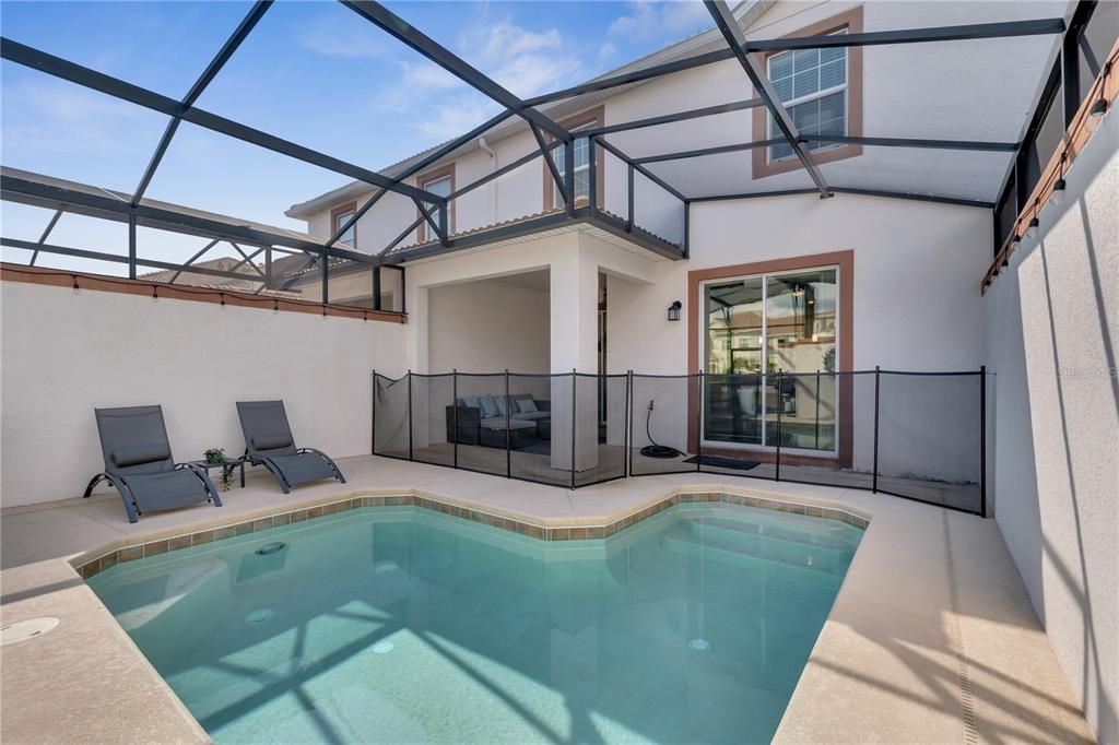 For Sale: $370,000 (4 beds, 3 baths, 1902 Square Feet)
