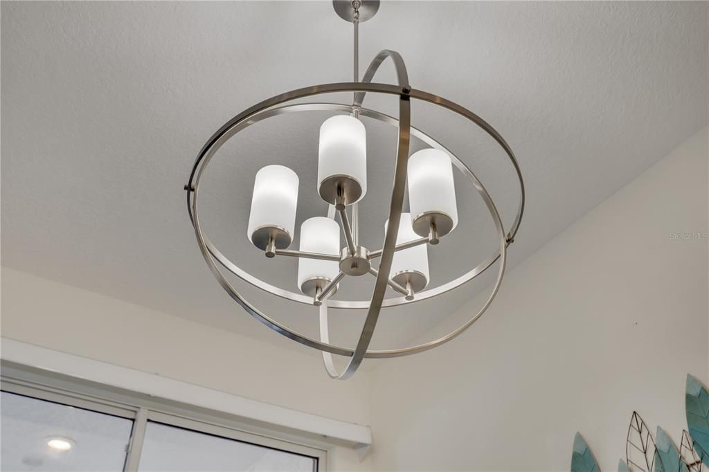 For Sale: $370,000 (4 beds, 3 baths, 1902 Square Feet)