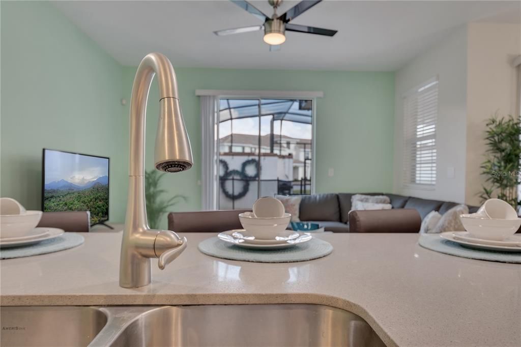 For Sale: $370,000 (4 beds, 3 baths, 1902 Square Feet)