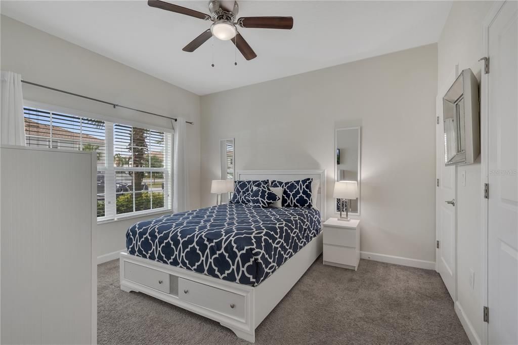 For Sale: $370,000 (4 beds, 3 baths, 1902 Square Feet)