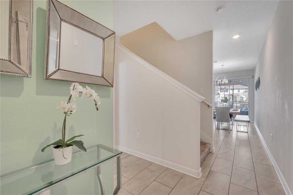 For Sale: $370,000 (4 beds, 3 baths, 1902 Square Feet)