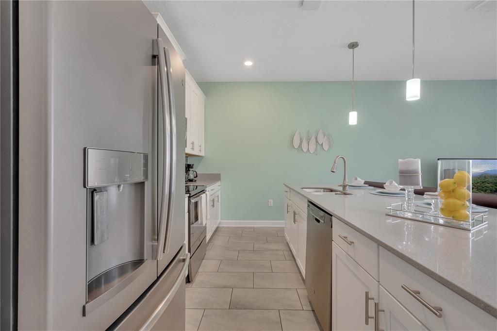 For Sale: $370,000 (4 beds, 3 baths, 1902 Square Feet)
