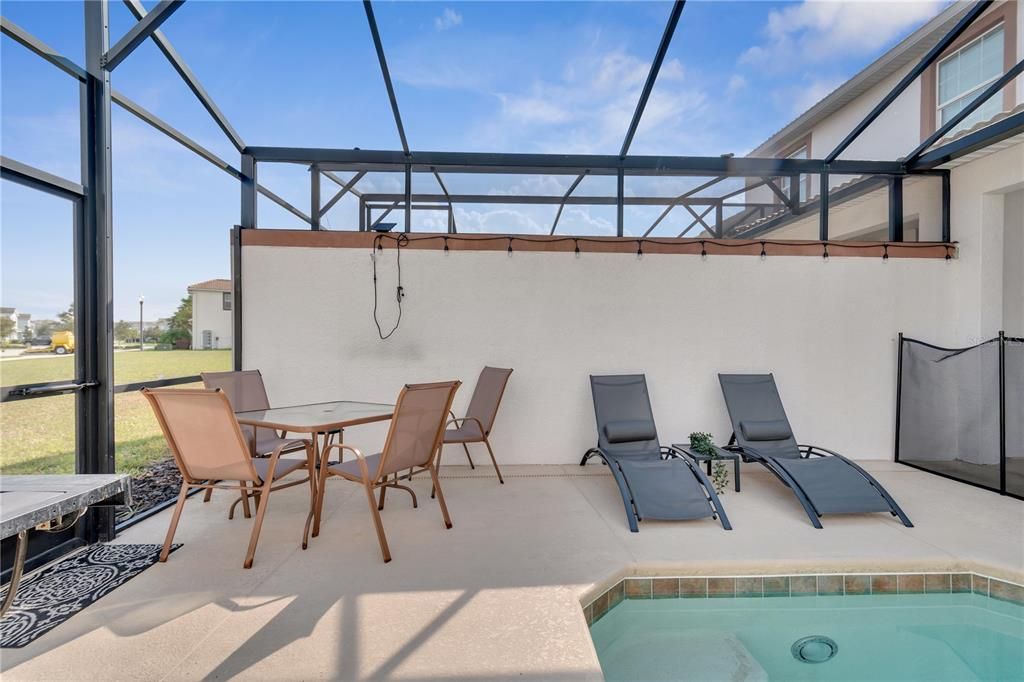 For Sale: $370,000 (4 beds, 3 baths, 1902 Square Feet)