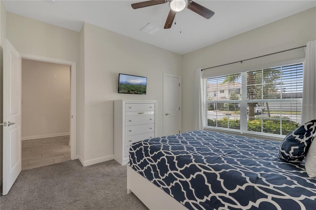 For Sale: $370,000 (4 beds, 3 baths, 1902 Square Feet)