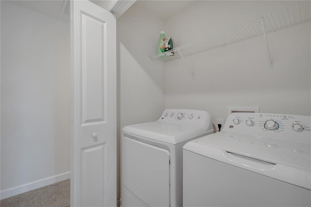 For Sale: $370,000 (4 beds, 3 baths, 1902 Square Feet)