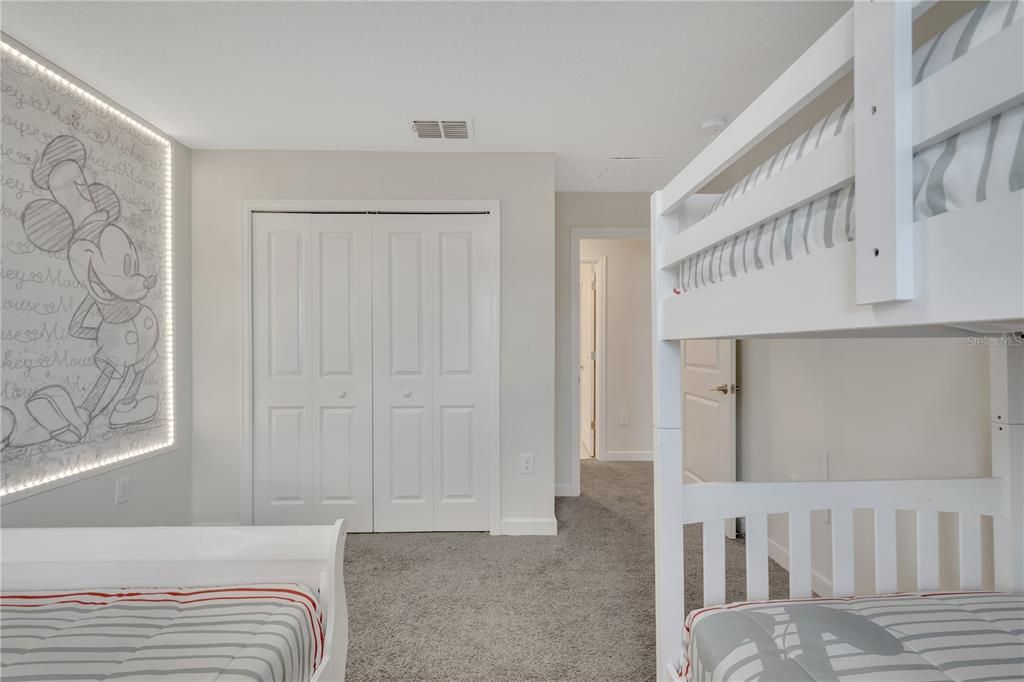 For Sale: $370,000 (4 beds, 3 baths, 1902 Square Feet)