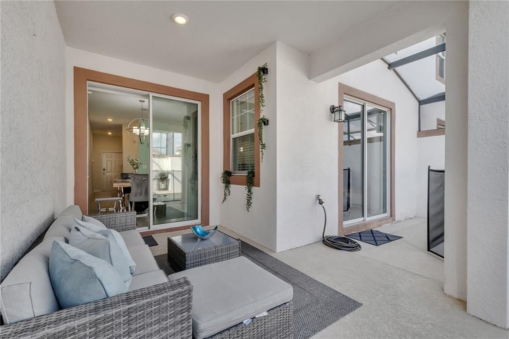 For Sale: $370,000 (4 beds, 3 baths, 1902 Square Feet)