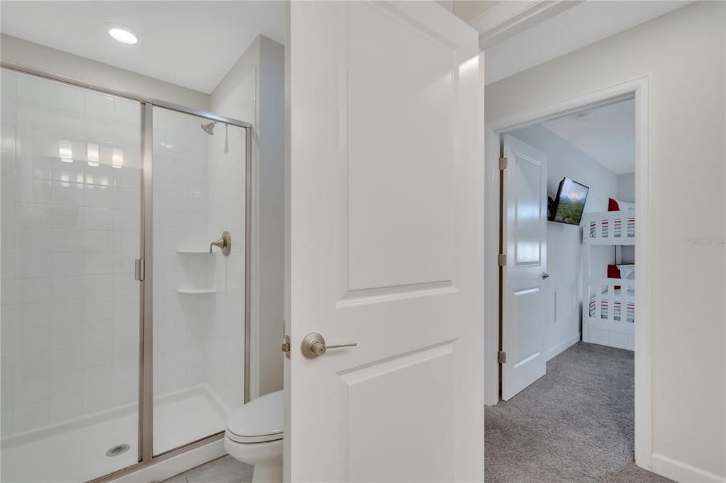 For Sale: $370,000 (4 beds, 3 baths, 1902 Square Feet)