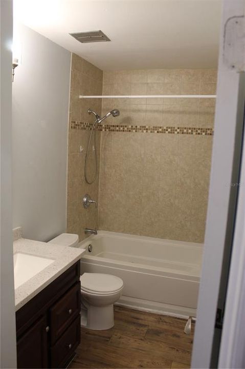В аренду: $1,795 (2 спален, 1 ванн, 998 Квадратных фут)