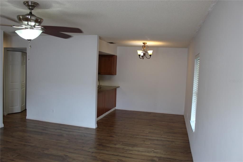В аренду: $1,795 (2 спален, 1 ванн, 998 Квадратных фут)