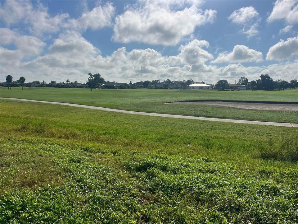 На продажу: $42,000 (0.22 acres)