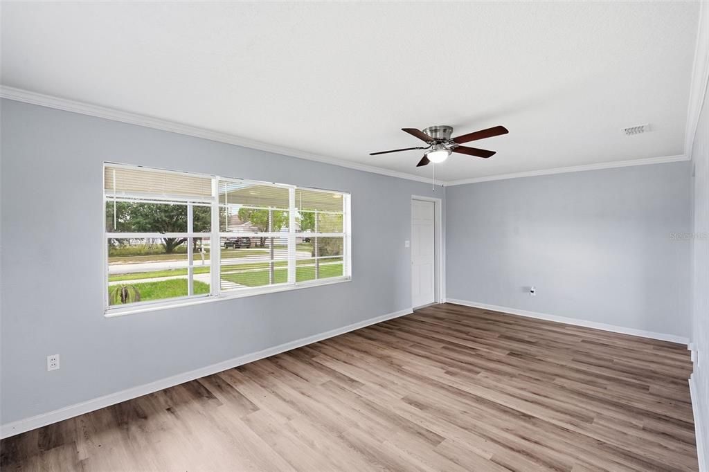 For Sale: $204,999 (3 beds, 1 baths, 988 Square Feet)