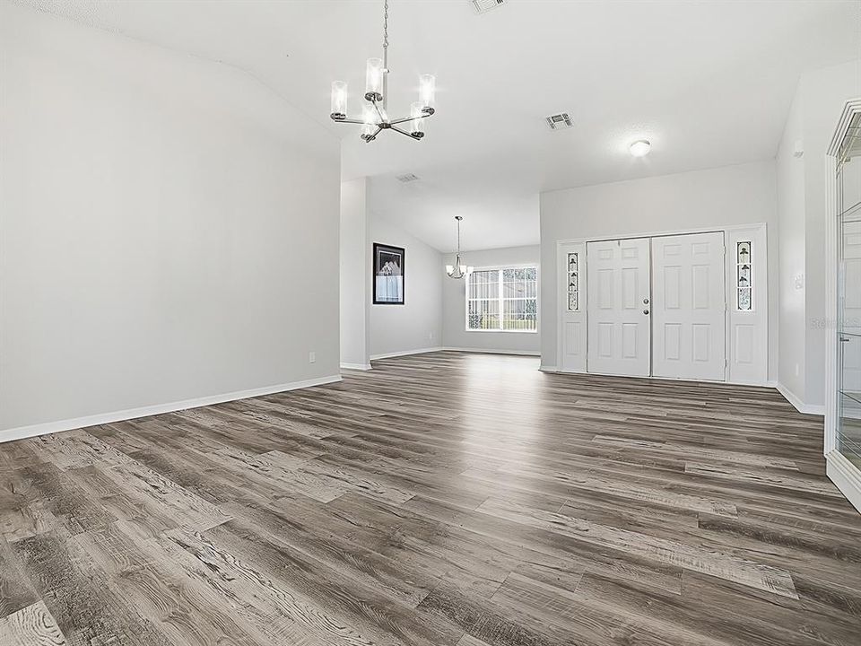 En Venta: $299,900 (2 camas, 2 baños, 1865 Pies cuadrados)