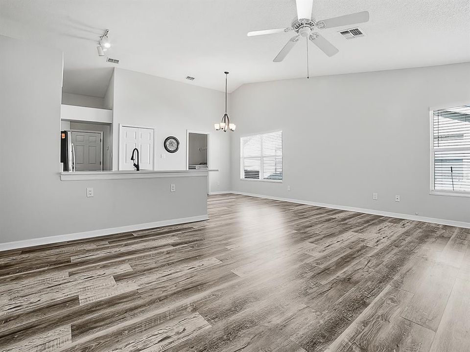 En Venta: $299,900 (2 camas, 2 baños, 1865 Pies cuadrados)
