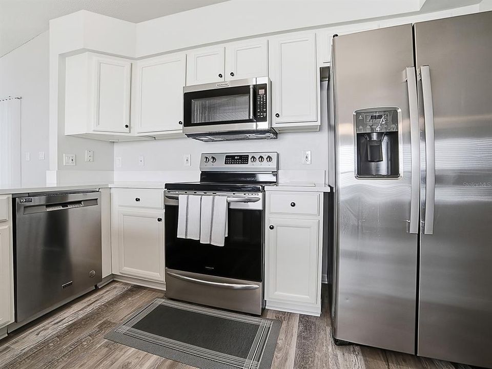 En Venta: $299,900 (2 camas, 2 baños, 1865 Pies cuadrados)
