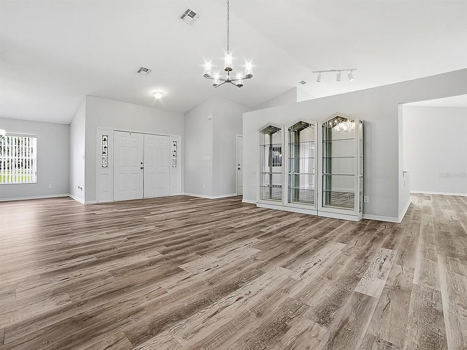 En Venta: $299,900 (2 camas, 2 baños, 1865 Pies cuadrados)