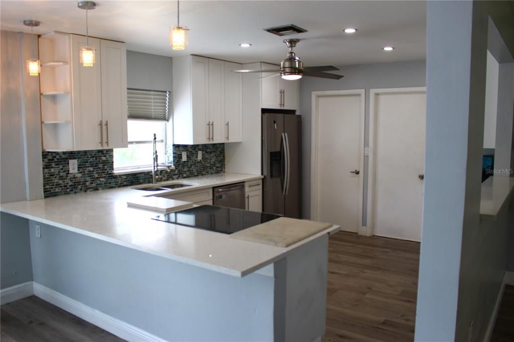 For Sale: $559,000 (3 beds, 2 baths, 1372 Square Feet)